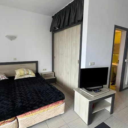 Relaxing - 100 Meters From The Sea Apartment Tschernomorez
